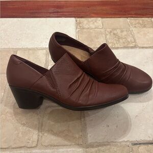 Elegant Brown Women's clogs/ ankle boots